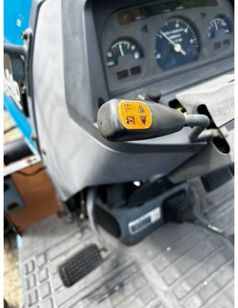 New Holland 2200 - Traktor: das Bild 2 New Holland 2200 - Traktor: das Bild 2