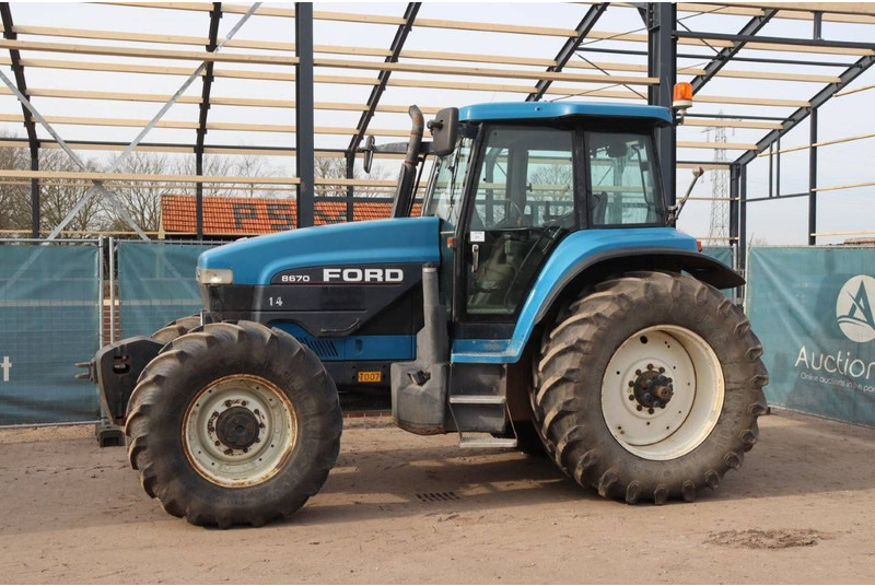 New Holland 8670 - Traktor: das Bild 1 New Holland 8670 - Traktor: das Bild 1