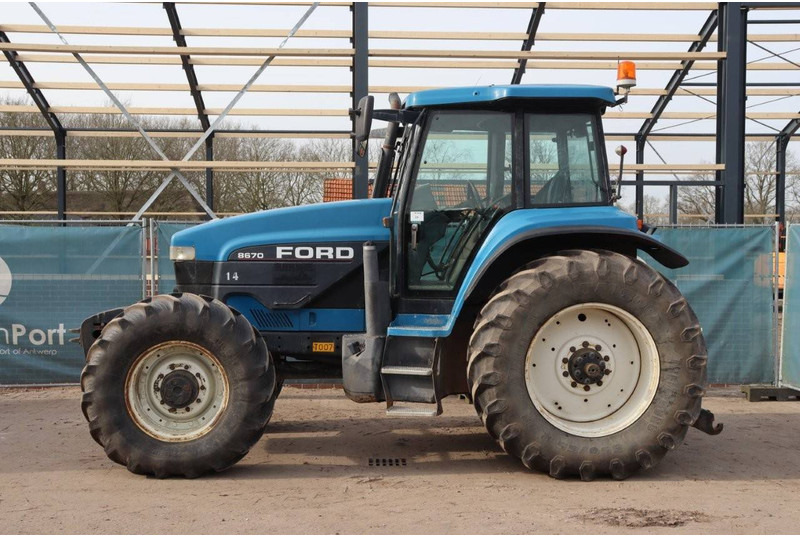 New Holland 8670 - Traktor: das Bild 2 New Holland 8670 - Traktor: das Bild 2