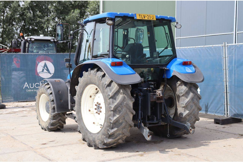 New Holland TL90 - Traktor: das Bild 4 New Holland TL90 - Traktor: das Bild 4