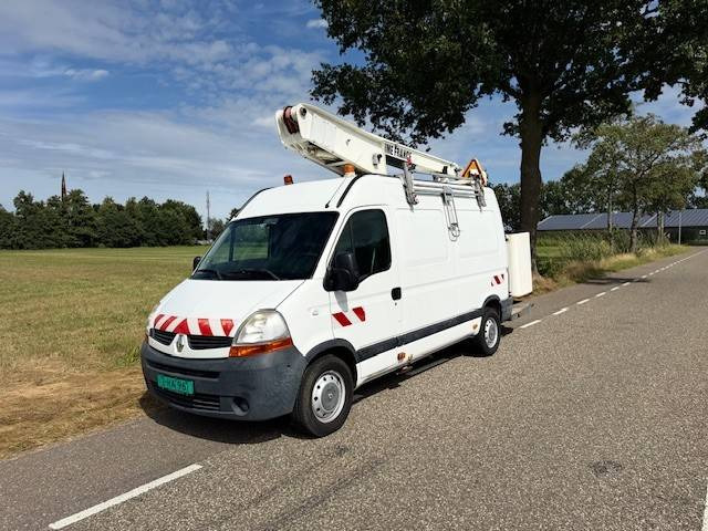 Renault Master 2.5DCI - LKW mit Arbeitsbühne: das Bild 1 Renault Master 2.5DCI - LKW mit Arbeitsbühne: das Bild 1