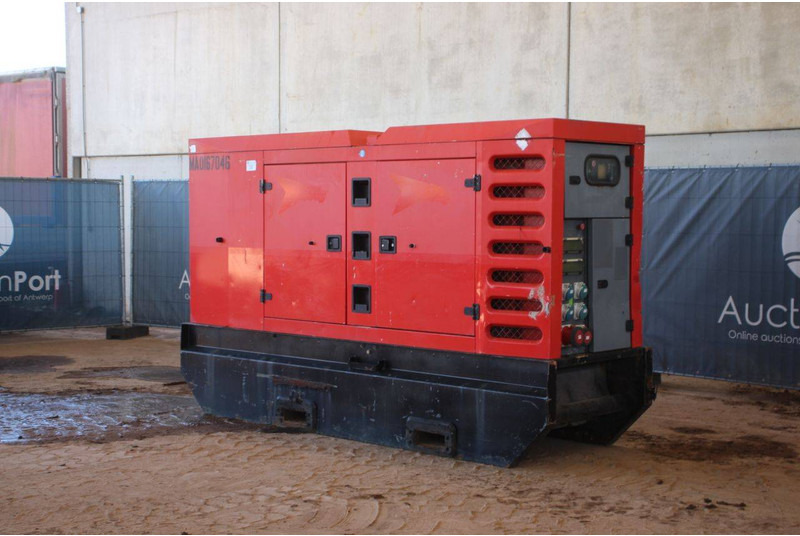 SDMO R220 - Stromgenerator: das Bild 3 SDMO R220 - Stromgenerator: das Bild 3