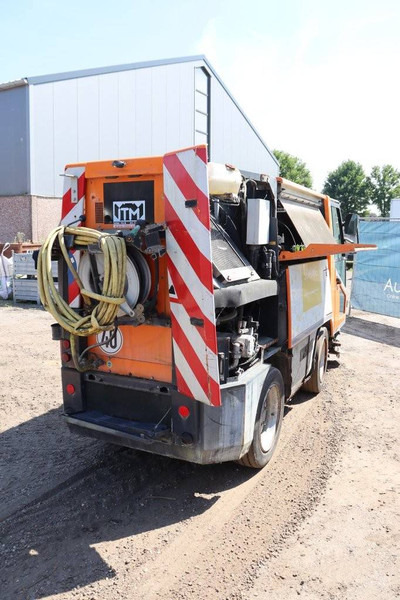 Schmidt MFH 2500 Typ:11 - Kehrmaschine: das Bild 5 Schmidt MFH 2500 Typ:11 - Kehrmaschine: das Bild 5