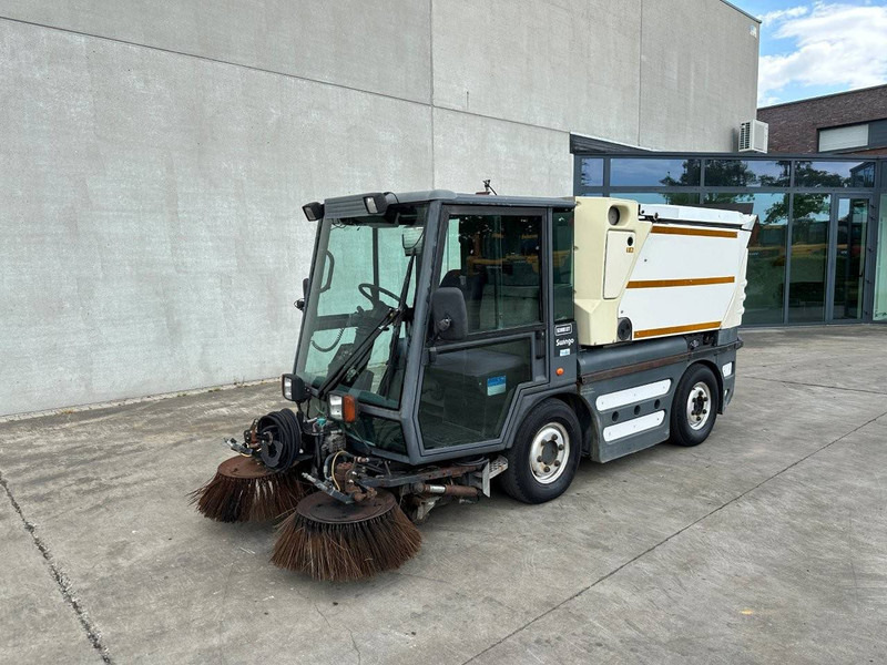 Schmidt Swingo 225 - Kehrmaschine: das Bild 1 Schmidt Swingo 225 - Kehrmaschine: das Bild 1