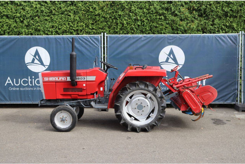 Shibaura SD1803 - Traktor: das Bild 2 Shibaura SD1803 - Traktor: das Bild 2