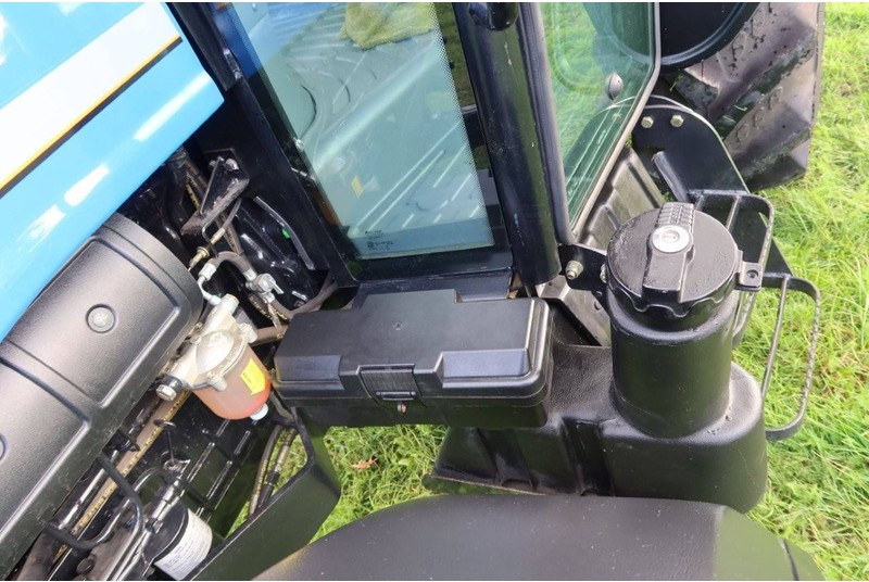 Traktor Solis 60: das Bild 16