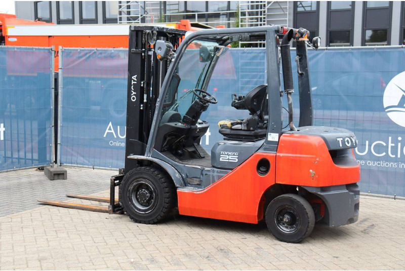 Toyota 06-8FD25F - Dieselstapler: das Bild 3 Toyota 06-8FD25F - Dieselstapler: das Bild 3