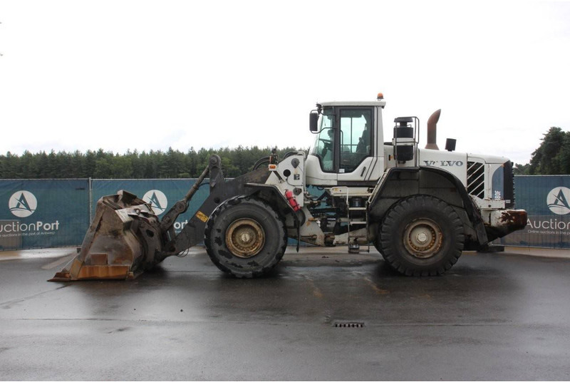 Volvo L 180 F - Radlader: das Bild 2 Volvo L 180 F - Radlader: das Bild 2