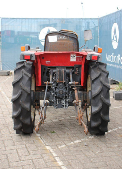 Yanmar F-180 - Traktor: das Bild 4 Yanmar F-180 - Traktor: das Bild 4