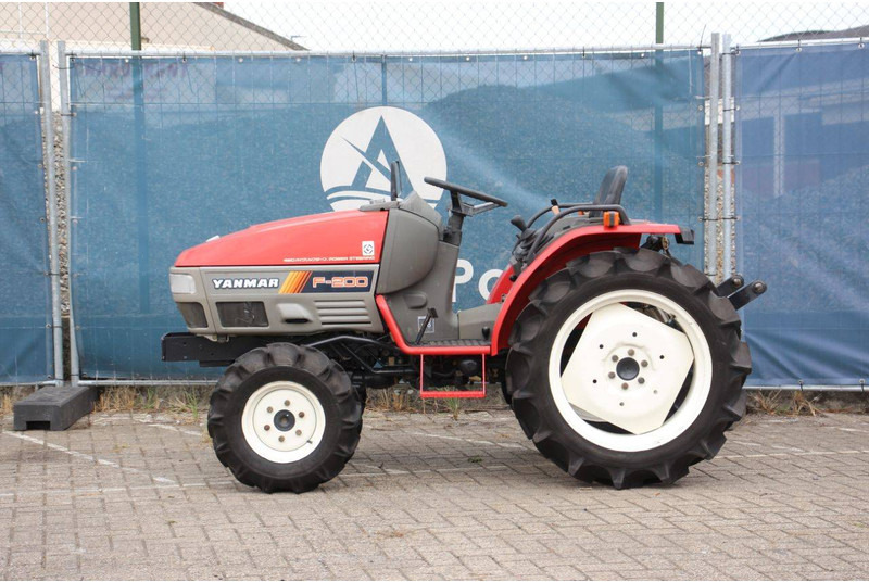 Yanmar F-200 - Traktor: das Bild 2 Yanmar F-200 - Traktor: das Bild 2