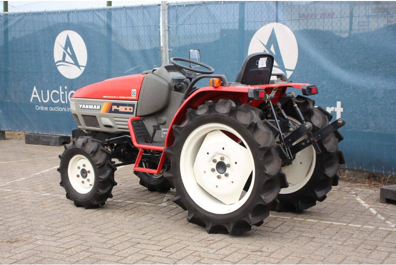 Yanmar F-200 - Traktor: das Bild 3 Yanmar F-200 - Traktor: das Bild 3