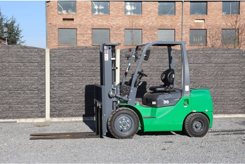 Yanmar FD30 - Dieselstapler: das Bild 1 Yanmar FD30 - Dieselstapler: das Bild 1
