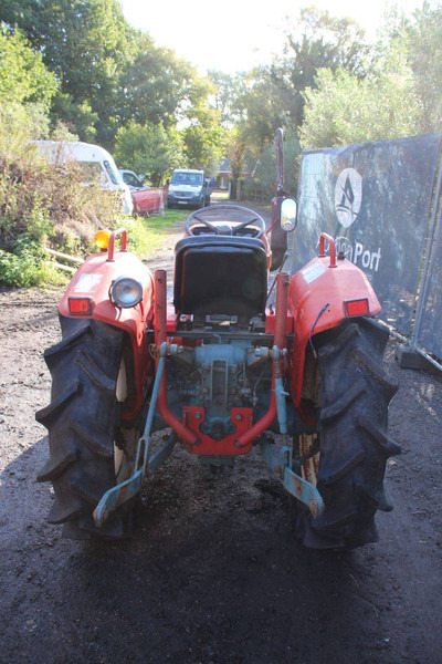 Yanmar YM2202 - Traktor: das Bild 4 Yanmar YM2202 - Traktor: das Bild 4