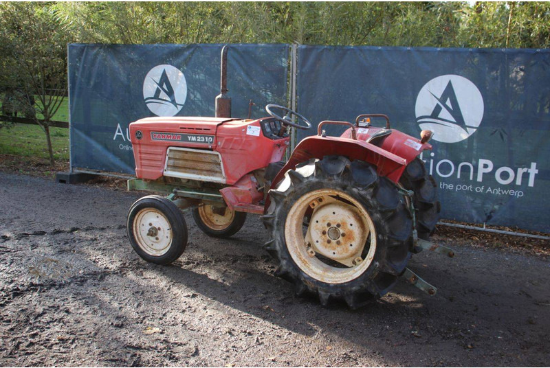 Yanmar YM2310 - Traktor: das Bild 3 Yanmar YM2310 - Traktor: das Bild 3