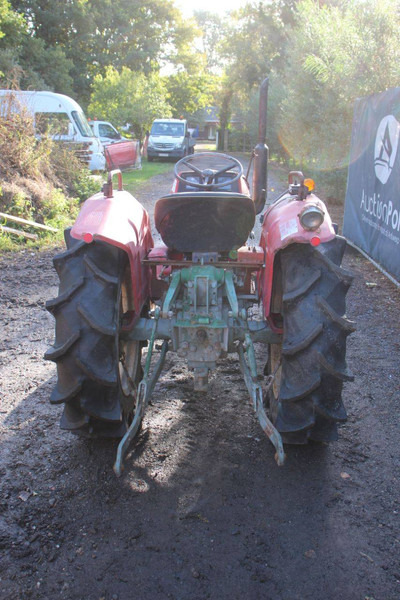 Yanmar YM2310 - Traktor: das Bild 4 Yanmar YM2310 - Traktor: das Bild 4