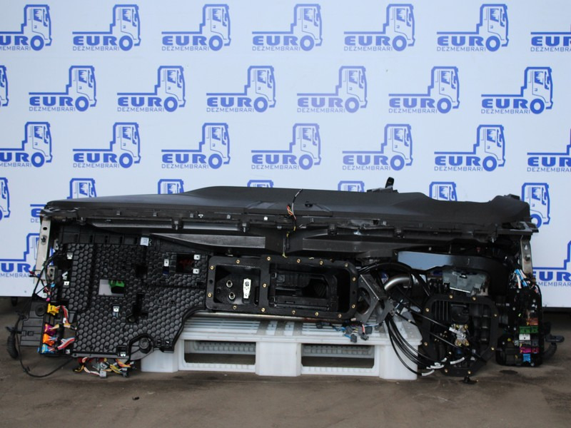 BORD INFERIOR COMPLET DAF XF XG 2307240, 2277114, 2319976, 2323030, 4800030640, 2335494, 2239143, 2130616, 2319977, 2339588, 2302818, 2295577 - Fahrerhaus und Interieur für LKW: das Bild 2 BORD INFERIOR COMPLET DAF XF XG 2307240, 2277114, 2319976, 2323030, 4800030640, 2335494, 2239143, 2130616, 2319977, 2339588, 2302818, 2295577 - Fahrerhaus und Interieur für LKW: das Bild 2