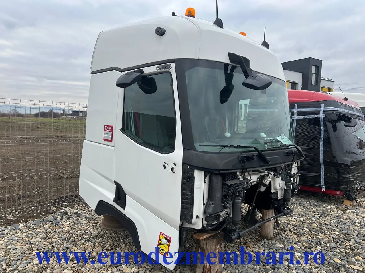 CABINA RENAULT T SLEEPER - Fahrerhaus für LKW: das Bild 3 CABINA RENAULT T SLEEPER - Fahrerhaus für LKW: das Bild 3