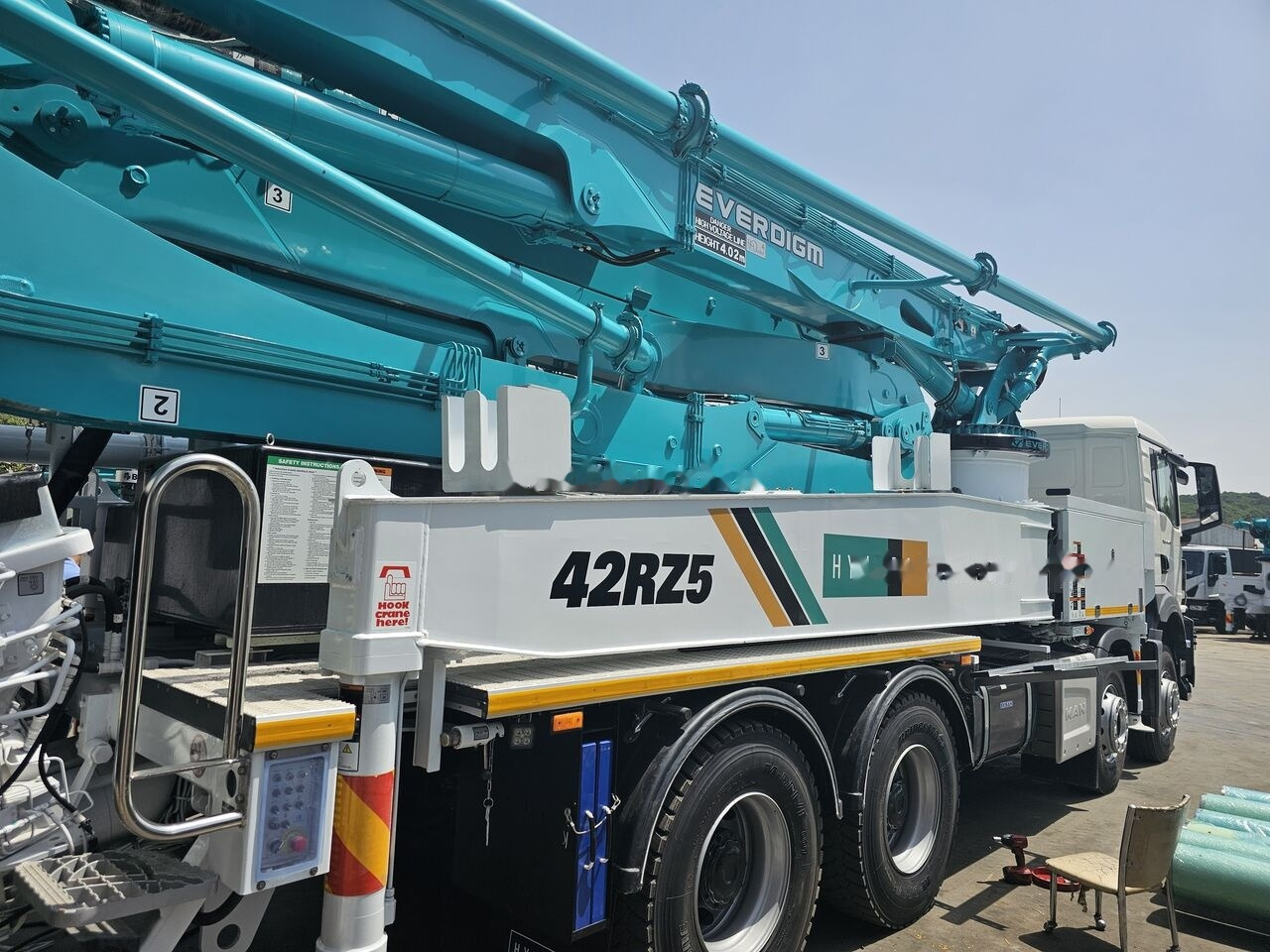 Mercedes-Benz New Everdigm ECP 42 CX 5 ECP 42 CX5 on chassis - Betonpumpe: das Bild 3 Mercedes-Benz New Everdigm ECP 42 CX 5 ECP 42 CX5 on chassis - Betonpumpe: das Bild 3