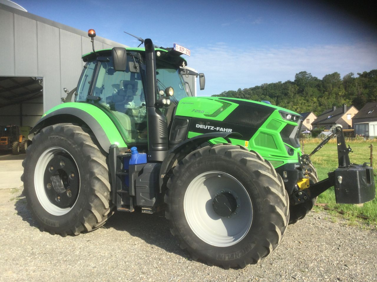 Deutz-Fahr AGROTRON 7250 TTV - Traktor: das Bild 3 Deutz-Fahr AGROTRON 7250 TTV - Traktor: das Bild 3