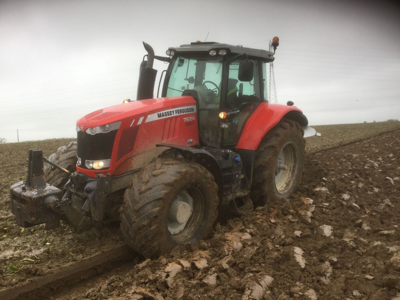 Massey Ferguson 7624 DYNA VT - Traktor: das Bild 5 Massey Ferguson 7624 DYNA VT - Traktor: das Bild 5