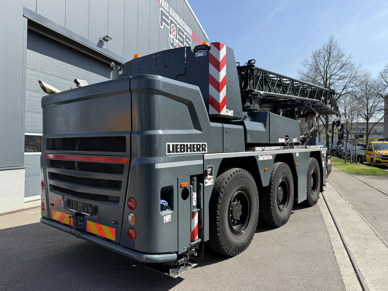 Liebherr LTC 1050-3.1 | 6 x 6 | Klappspitze | Funk inkl. RemoteDrive - Mobilkran: das Bild 4 Liebherr LTC 1050-3.1 | 6 x 6 | Klappspitze | Funk inkl. RemoteDrive - Mobilkran: das Bild 4