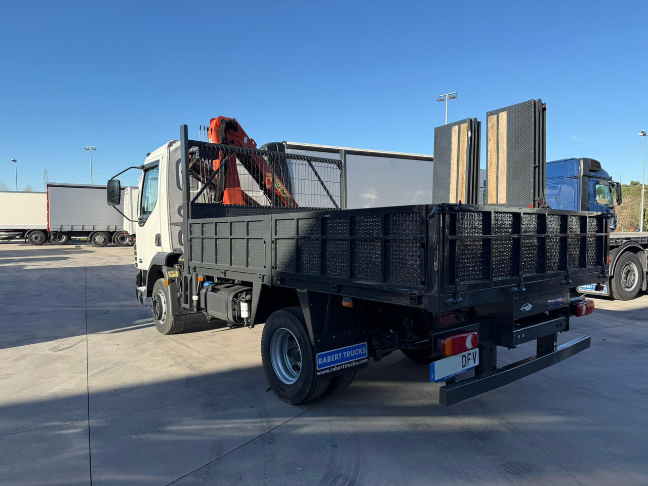 DAF LF FA 45.180 (Platform and Crane) - Pritsche LKW, Autokran: das Bild 4 DAF LF FA 45.180 (Platform and Crane) - Pritsche LKW, Autokran: das Bild 4