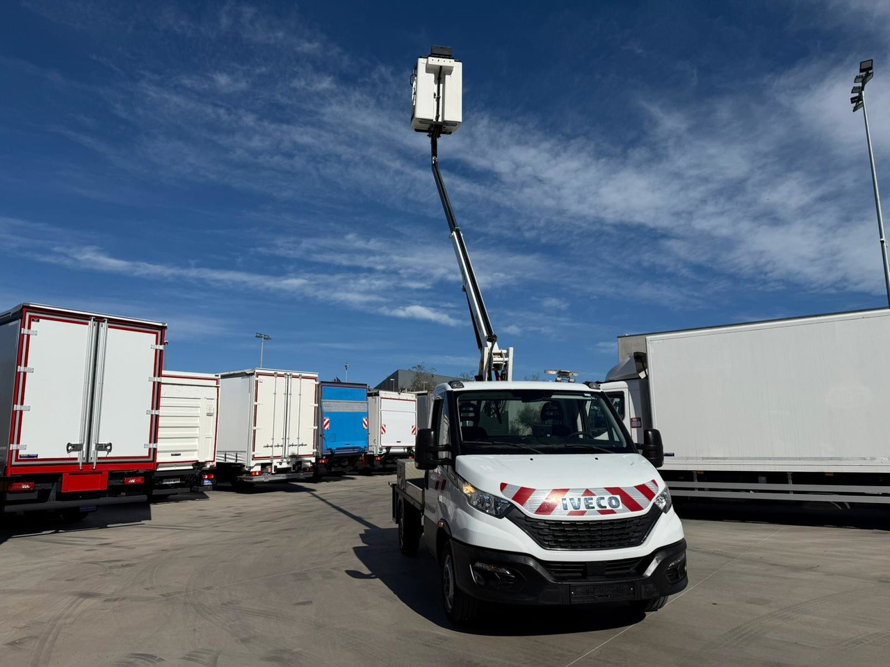 IVECO 35S14 Daily E6 (Basket) - LKW mit Arbeitsbühne: das Bild 4 IVECO 35S14 Daily E6 (Basket) - LKW mit Arbeitsbühne: das Bild 4