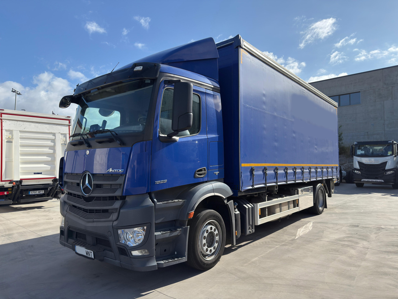 MERCEDES BENZ 18.33 Antos E6 (Self-portable) - Plane LKW: das Bild 1 MERCEDES BENZ 18.33 Antos E6 (Self-portable) - Plane LKW: das Bild 1