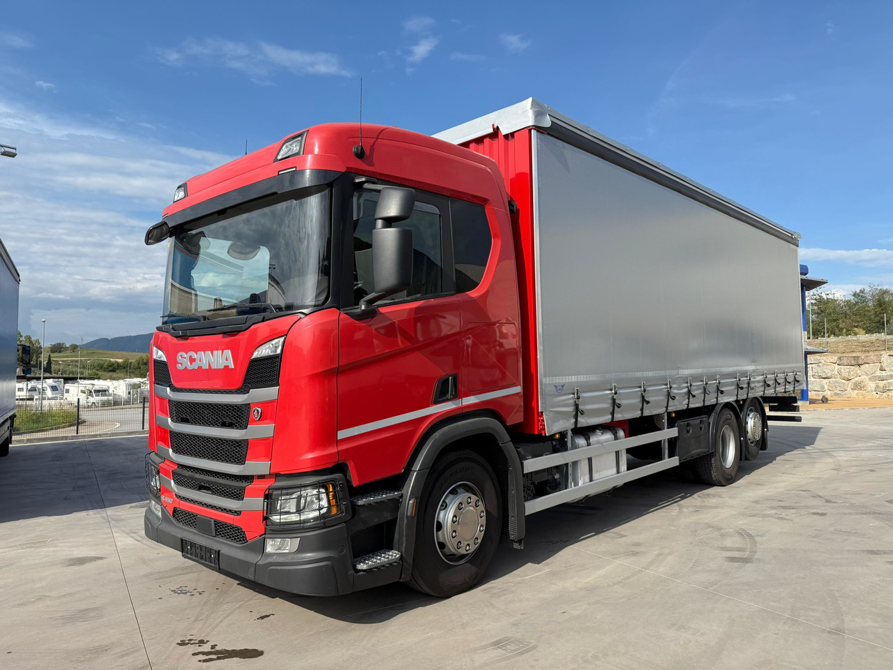 SCANIA R450 E6 (Tauliner) - Plane LKW: das Bild 1 SCANIA R450 E6 (Tauliner) - Plane LKW: das Bild 1