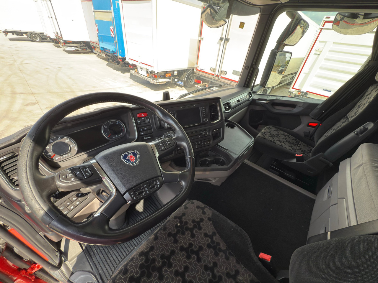 SCANIA R450 E6 (Tauliner) - Plane LKW: das Bild 5 SCANIA R450 E6 (Tauliner) - Plane LKW: das Bild 5