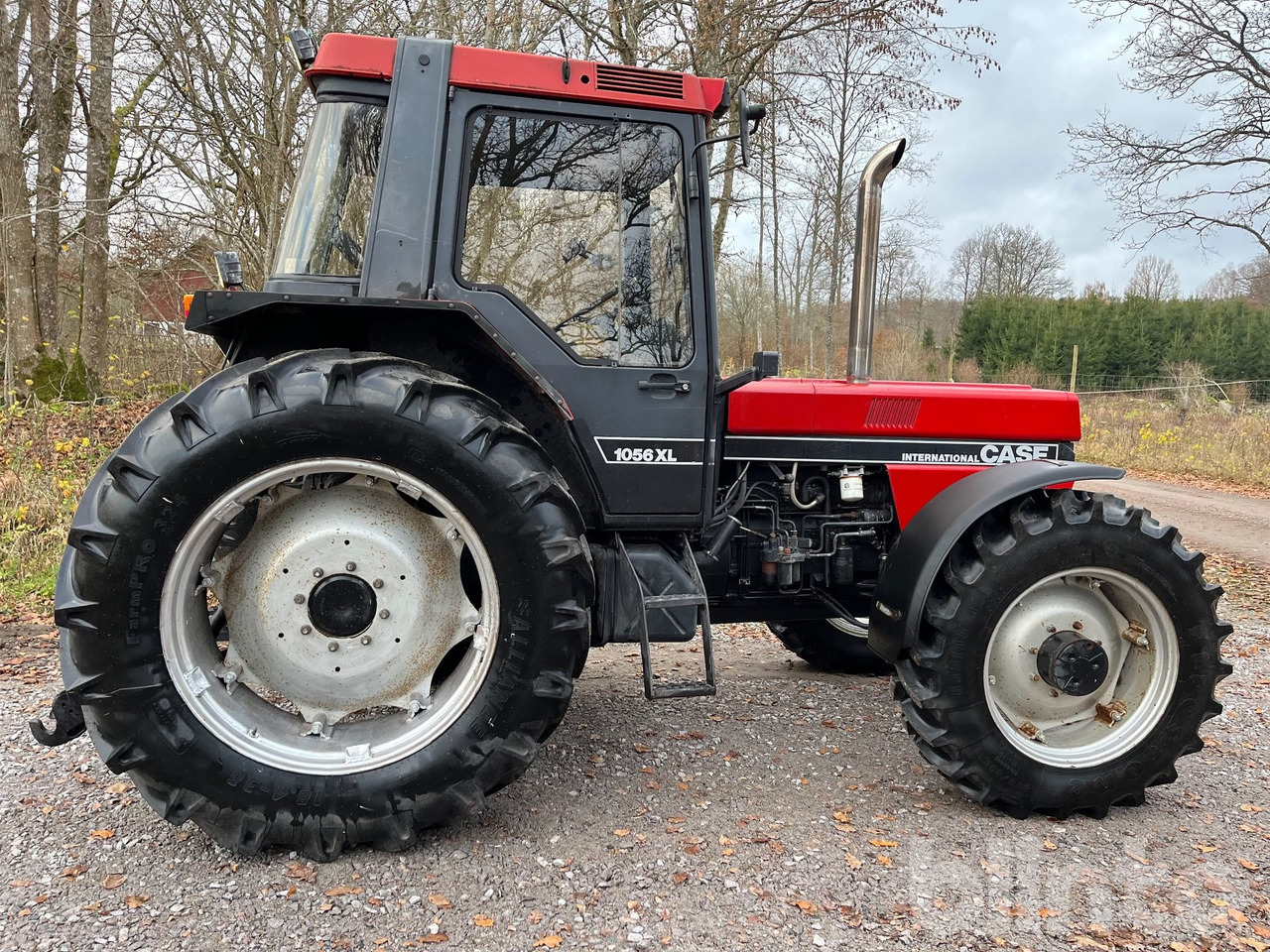 Case IH 1056 XL - Traktor: das Bild 4 Case IH 1056 XL - Traktor: das Bild 4