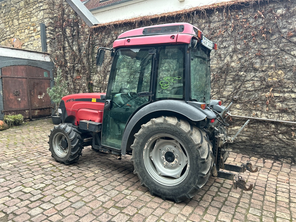 Case IH JX 1075 V (2007) - Traktor: das Bild 3 Case IH JX 1075 V (2007) - Traktor: das Bild 3