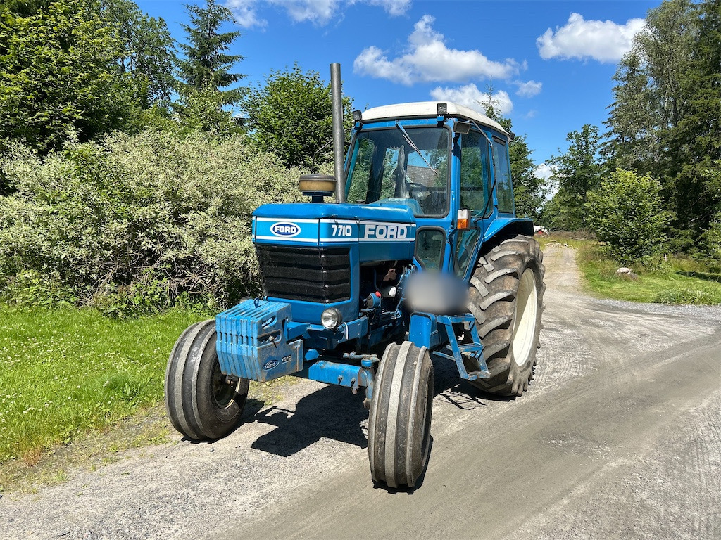 FORD 7710 2WD - Traktor: das Bild 1 FORD 7710 2WD - Traktor: das Bild 1