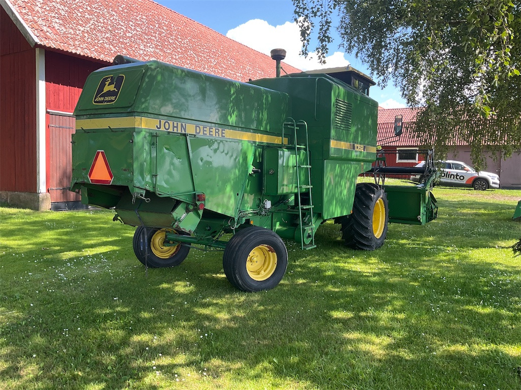 John Deere 1052 - Mähdrescher: das Bild 3 John Deere 1052 - Mähdrescher: das Bild 3