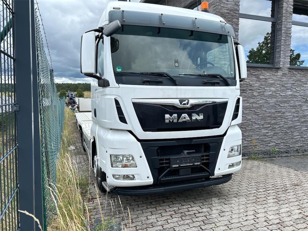 MAN TGX 26.460 mit Trailer für Baumaschinen (2017) - Autotransporter LKW: das Bild 2 MAN TGX 26.460 mit Trailer für Baumaschinen (2017) - Autotransporter LKW: das Bild 2