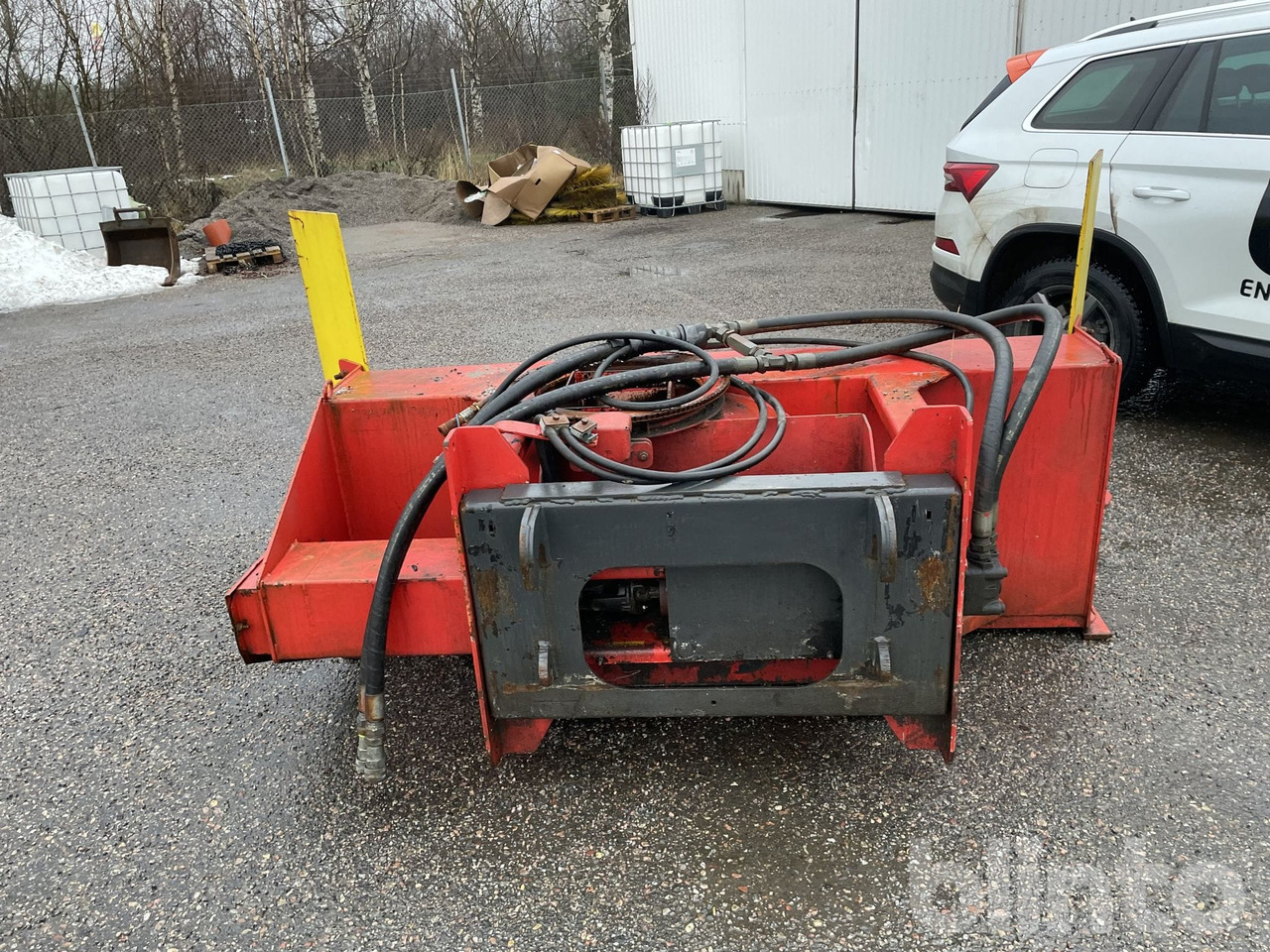 Med två hydrauliska strutar - Schneefräse: das Bild 4 Med två hydrauliska strutar - Schneefräse: das Bild 4