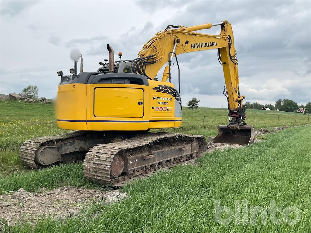 New Holland kobelco E235 B se - Kettenbagger: das Bild 3 New Holland kobelco E235 B se - Kettenbagger: das Bild 3