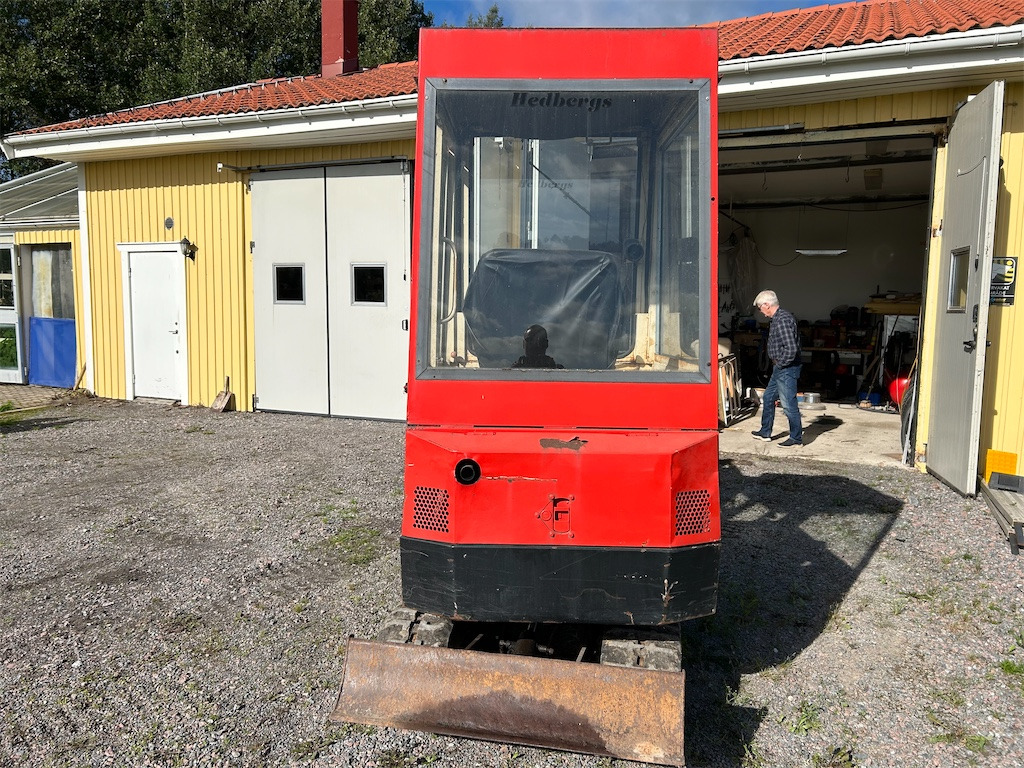 Nissan N120 - Minibagger: das Bild 4 Nissan N120 - Minibagger: das Bild 4