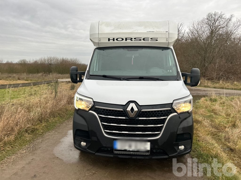 RENAULT UMESLÄP - Pferdetransporter: das Bild 2 RENAULT UMESLÄP - Pferdetransporter: das Bild 2