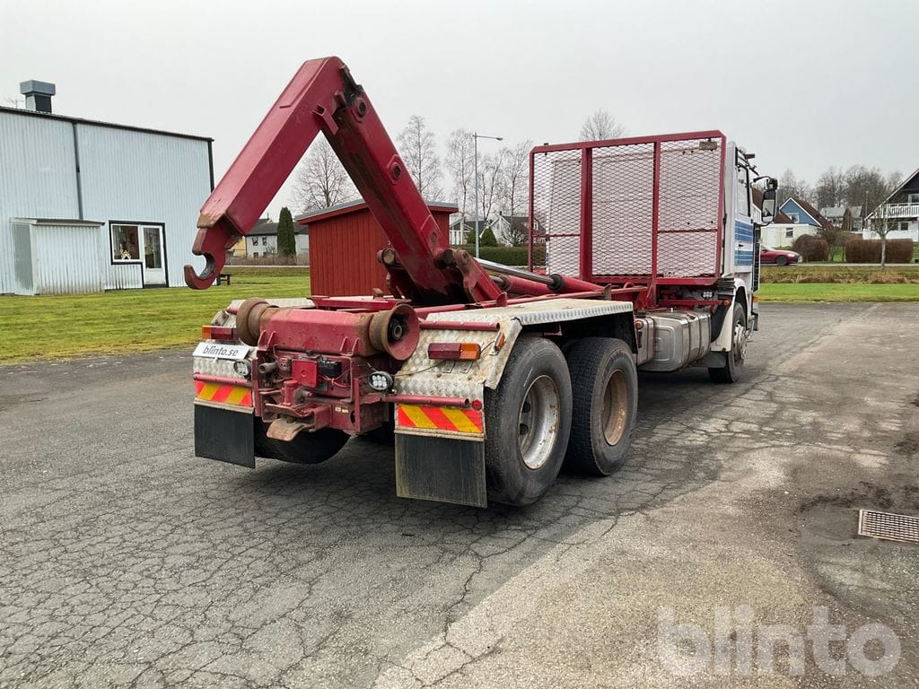 SCANIA R 142 H 6X2 46 - Abrollkipper: das Bild 4 SCANIA R 142 H 6X2 46 - Abrollkipper: das Bild 4
