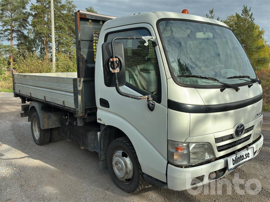 TOYOTA DYNA 150 - Pritsche LKW: das Bild 3 TOYOTA DYNA 150 - Pritsche LKW: das Bild 3