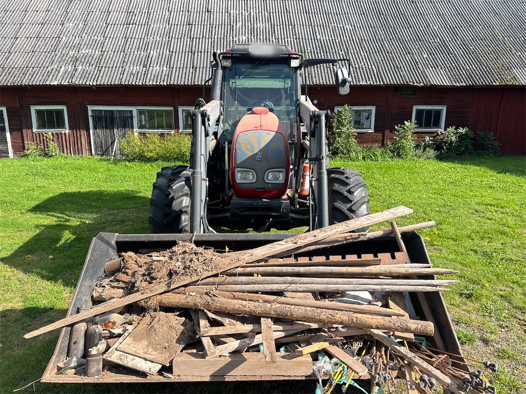 VALTRA A75-4 - Traktor: das Bild 2 VALTRA A75-4 - Traktor: das Bild 2
