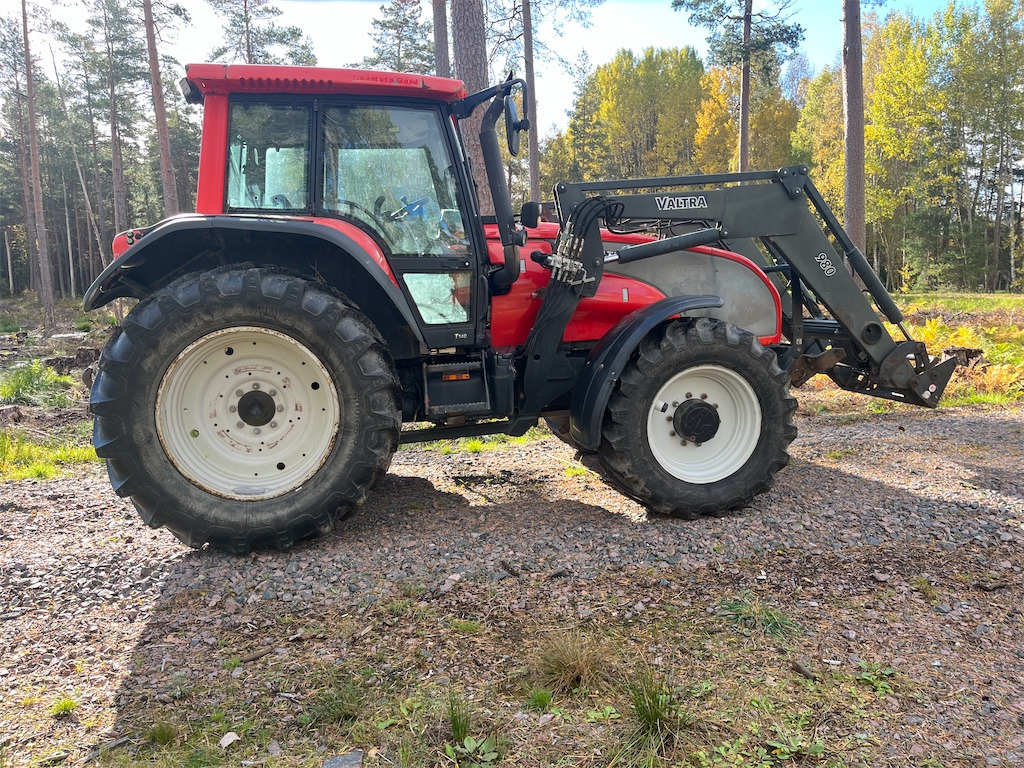 VALTRA T140-4 - Traktor: das Bild 4 VALTRA T140-4 - Traktor: das Bild 4