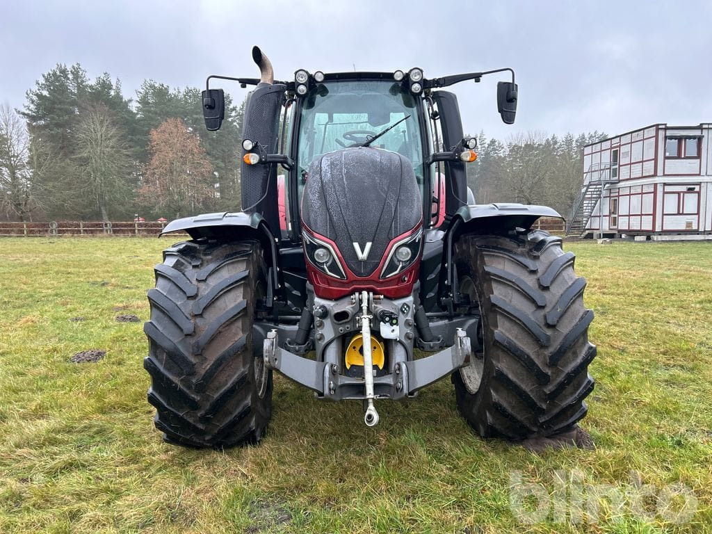 VALTRA T234 Versu - Frontlyft & PTO - Traktor: das Bild 2 VALTRA T234 Versu - Frontlyft & PTO - Traktor: das Bild 2