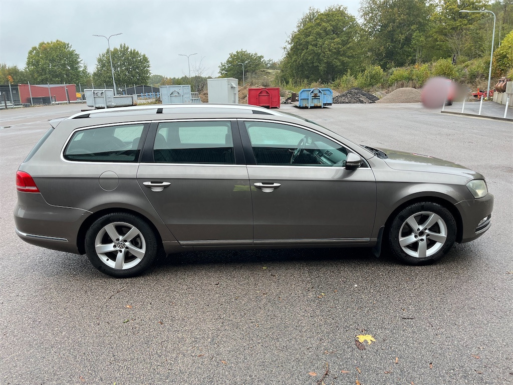 VOLKSWAGEN Passat Variant 2,0 TDI (Kommunbil) - PKW: das Bild 4 VOLKSWAGEN Passat Variant 2,0 TDI (Kommunbil) - PKW: das Bild 4