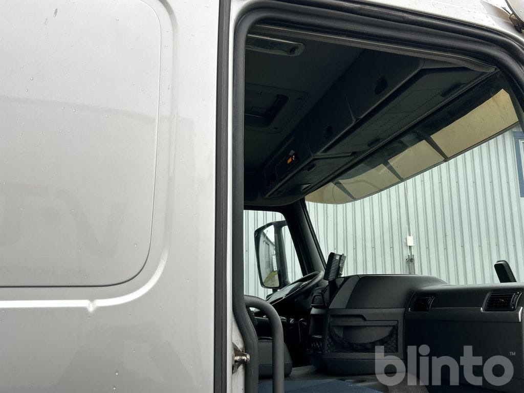 Koffer LKW VOLVO FM 6X2: das Bild 21 Koffer LKW VOLVO FM 6X2: das Bild 21