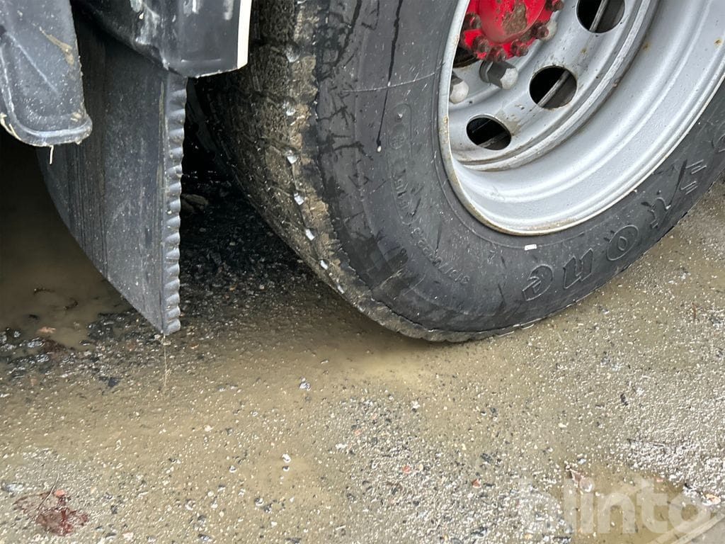 Koffer LKW VOLVO FM 6X2: das Bild 45 Koffer LKW VOLVO FM 6X2: das Bild 45