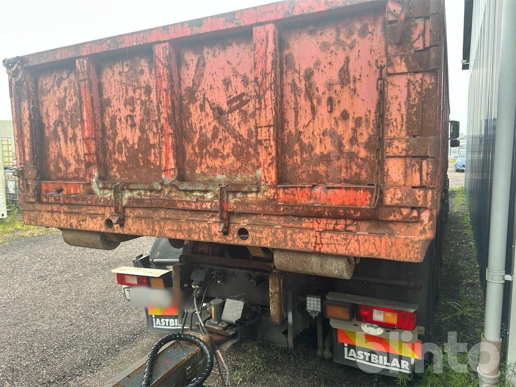 VOLVO FM12-43 8X4 - Abrollkipper, Autokran: das Bild 5 VOLVO FM12-43 8X4 - Abrollkipper, Autokran: das Bild 5