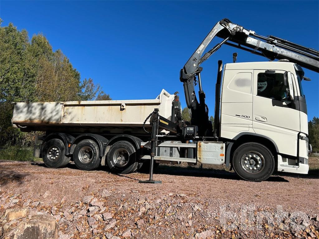 Volvo FH500 - Abrollkipper, Autokran: das Bild 2 Volvo FH500 - Abrollkipper, Autokran: das Bild 2
