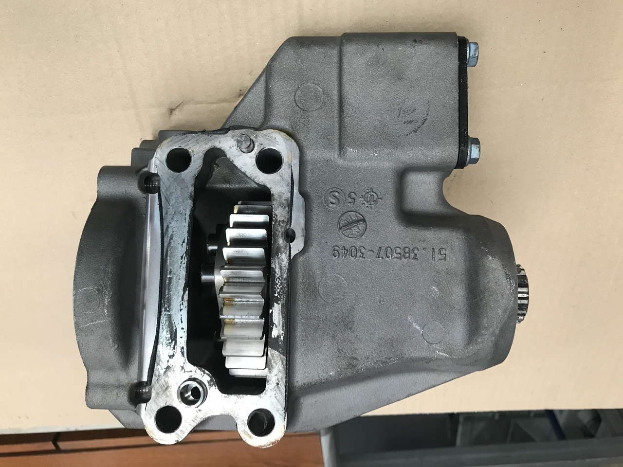 CARCASSA RIDUTTORE ASSEMBLAGGIO POMPA CARBURANTE ALTA PRESSIONE MAN 51385075020 - Kraftstoffpumpe für LKW: das Bild 5 CARCASSA RIDUTTORE ASSEMBLAGGIO POMPA CARBURANTE ALTA PRESSIONE MAN 51385075020 - Kraftstoffpumpe für LKW: das Bild 5